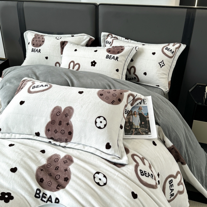 91家纺网 家纺一手货源 找家纺 耀达 2024新款轻奢加厚牛奶绒四件套 甜心兔