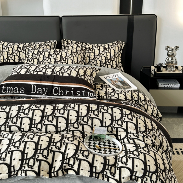 91家纺网 家纺一手货源 找家纺 耀达 2024新款轻奢加厚牛奶绒四件套 迪字母