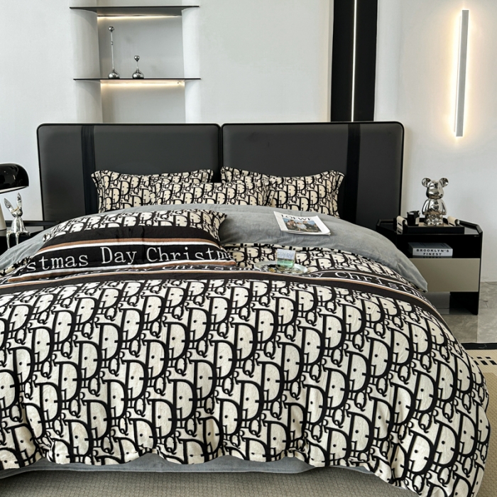 91家纺网 家纺一手货源 找家纺 耀达 2024新款轻奢加厚牛奶绒四件套 迪字母