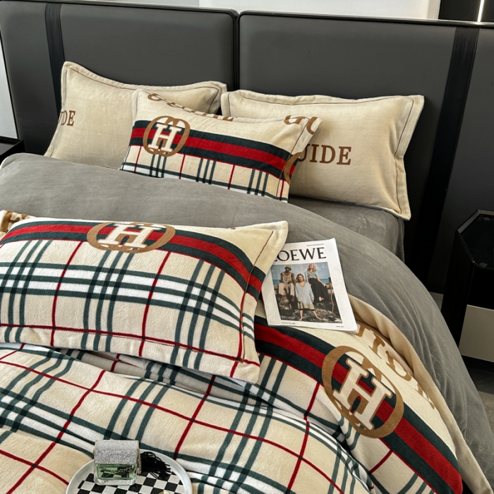 91家纺网 家纺一手货源 找家纺 耀达 2024新款轻奢加厚牛奶绒四件套 巴宝格