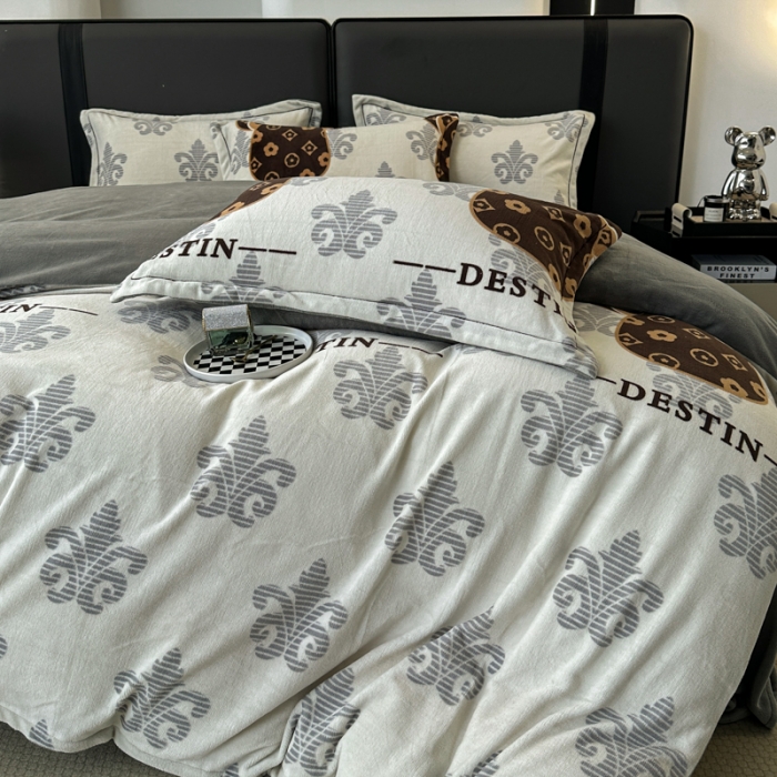 91家纺网 家纺一手货源 找家纺 耀达 2024新款轻奢加厚牛奶绒四件套 潮玩熊