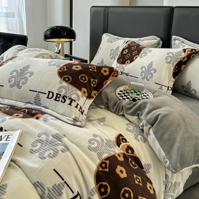 91家纺网 家纺一手货源 找家纺 耀达 2024新款轻奢加厚牛奶绒四件套 潮玩熊