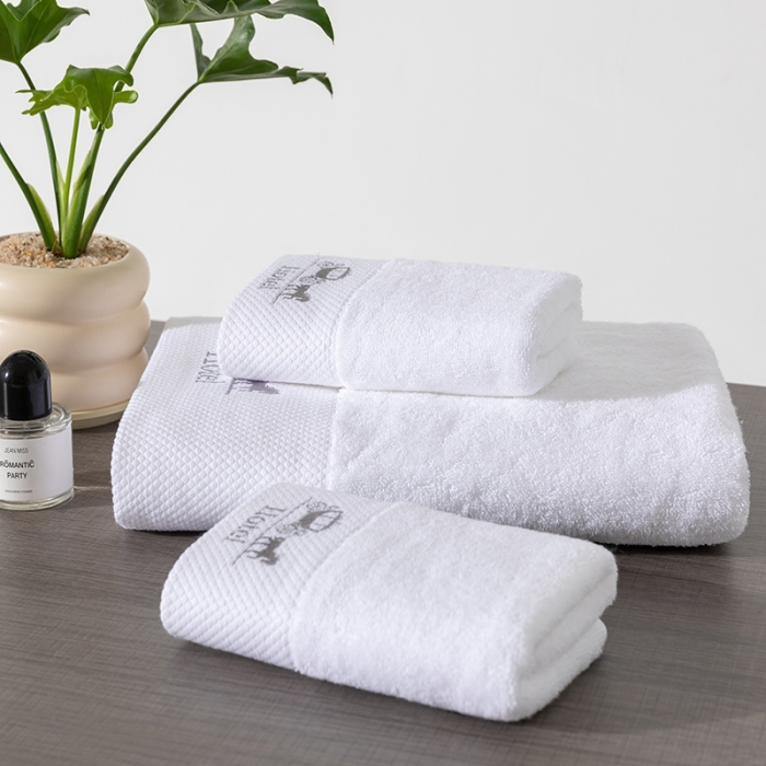 91家纺网 家纺一手货源 找家纺 全棉纯棉五星级酒店浴巾布草宾馆毛巾民宿铂金缎绣花面巾三件套马车