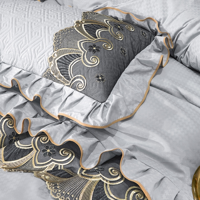 91家纺网 家纺一手货源 找家纺 罗艺轩 2024新款贡缎提花夹棉床裙四件套千鸟格系列 千鸟格-冰灿银