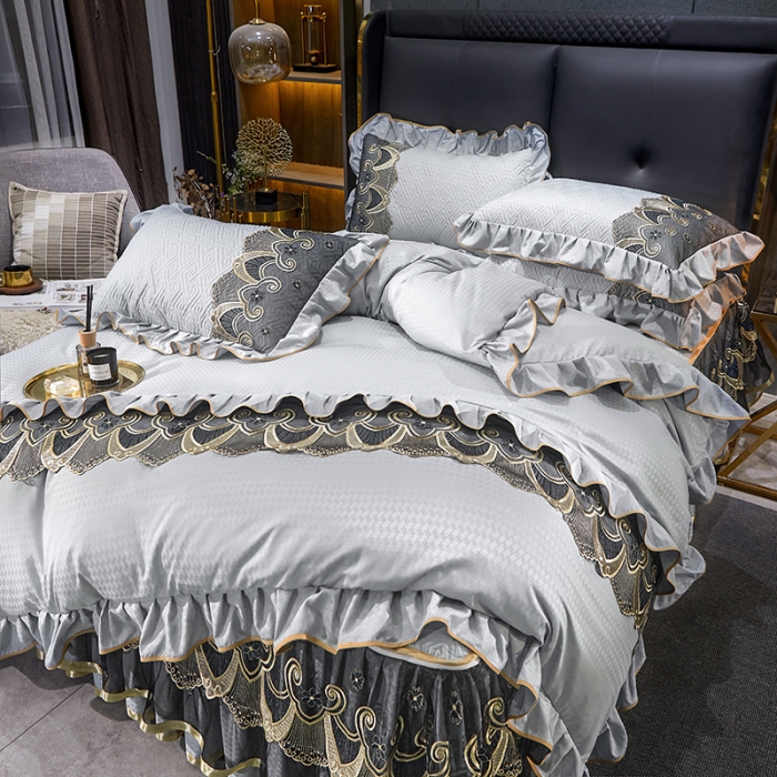 91家纺网 家纺一手货源 找家纺 罗艺轩 2024新款贡缎提花夹棉床裙四件套千鸟格系列 千鸟格-冰灿银