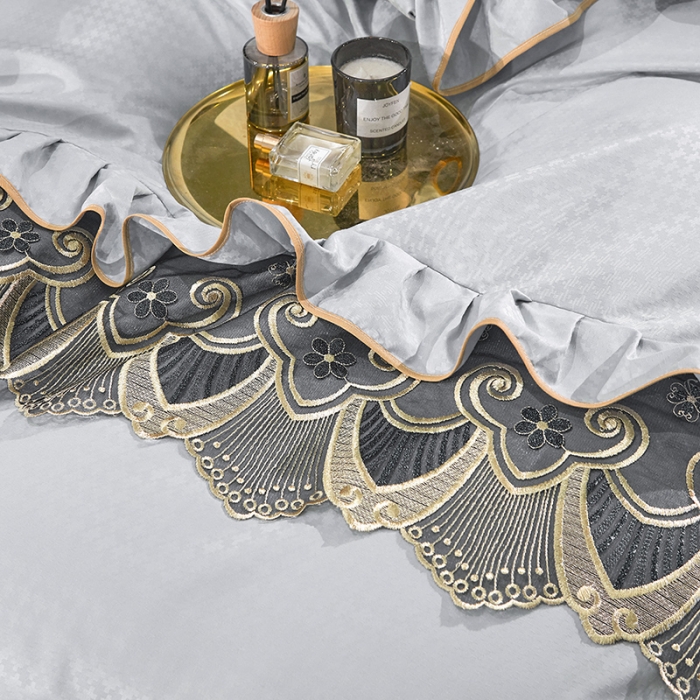 91家纺网 家纺一手货源 找家纺 罗艺轩 2024新款贡缎提花夹棉床裙四件套千鸟格系列 千鸟格-冰灿银