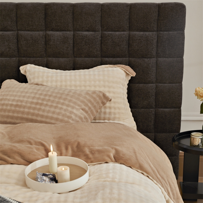 91家纺网 家纺一手货源 找家纺 新月家纺 2024新款保暖简约牛奶绒托斯塞纳四件套 托斯塞纳+贵族白