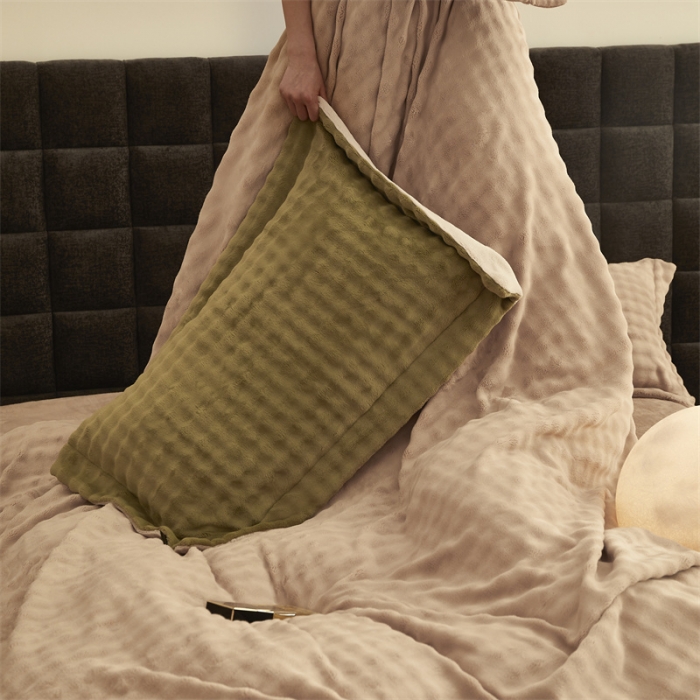 91家纺网 家纺一手货源 找家纺 新月家纺 2024新款保暖简约牛奶绒托斯塞纳四件套 托斯塞纳+香槟咖