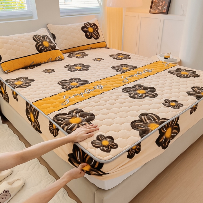 91家纺网 家纺一手货源 找家纺 情煊家纺 2023新款保暖牛奶绒夹棉床笠 情调