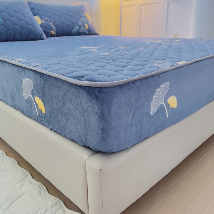 91家纺网 家纺一手货源 找家纺 情煊家纺 2023新款保暖牛奶绒夹棉床笠 三生有杏