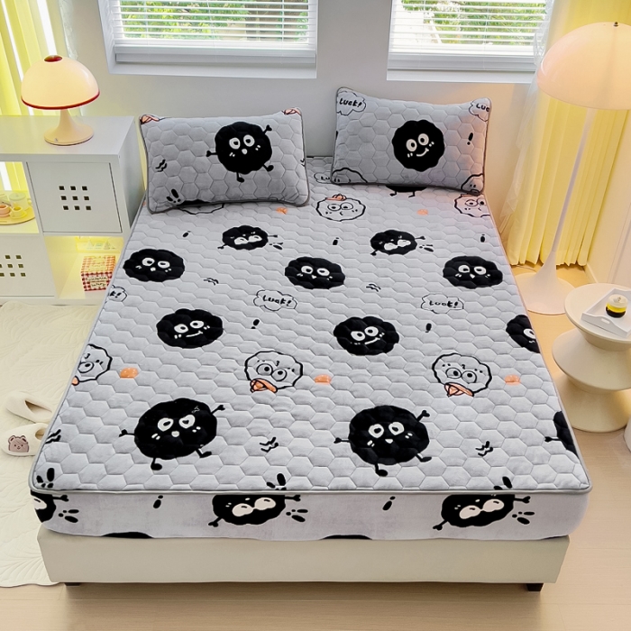 91家纺网 家纺一手货源 找家纺 情煊家纺 2023新款保暖牛奶绒夹棉床笠 黑豆精灵