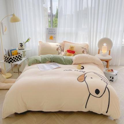 91家纺网 家纺一手货源 找家纺 推推 2025新款毛巾绣贴布绣牛奶绒四件套 呆萌狗-奶黄+青巩绿