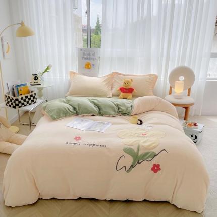 91家纺网 家纺一手货源 找家纺 推推 2025新款毛巾绣贴布绣牛奶绒四件套 花朵-奶黄+青巩绿