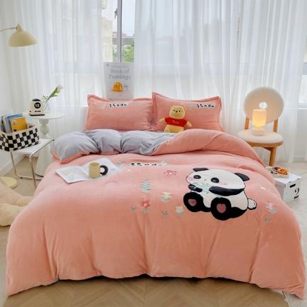 91家纺网 家纺一手货源 找家纺 推推 2025新款毛巾绣贴布绣牛奶绒四件套 熊猫-玉色+银灰