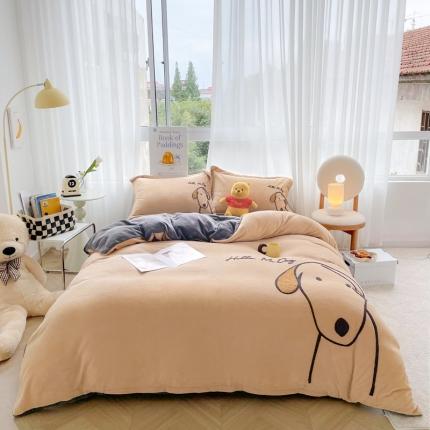 91家纺网 家纺一手货源 找家纺 推推 2025新款毛巾绣贴布绣牛奶绒四件套 呆萌狗-杏色+深灰