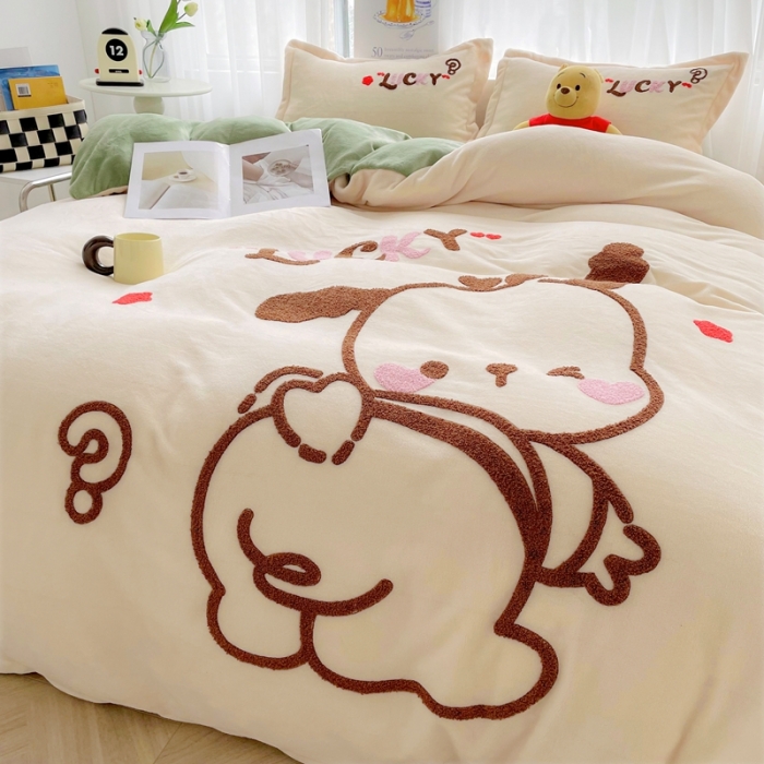 91家纺网 家纺一手货源 找家纺 推推 2025新款毛巾绣贴布绣牛奶绒四件套 卡通狗-奶黄+青巩绿