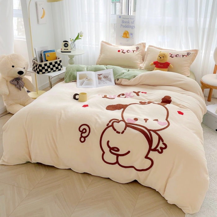 91家纺网 家纺一手货源 找家纺 推推 2025新款毛巾绣贴布绣牛奶绒四件套 卡通狗-奶黄+青巩绿