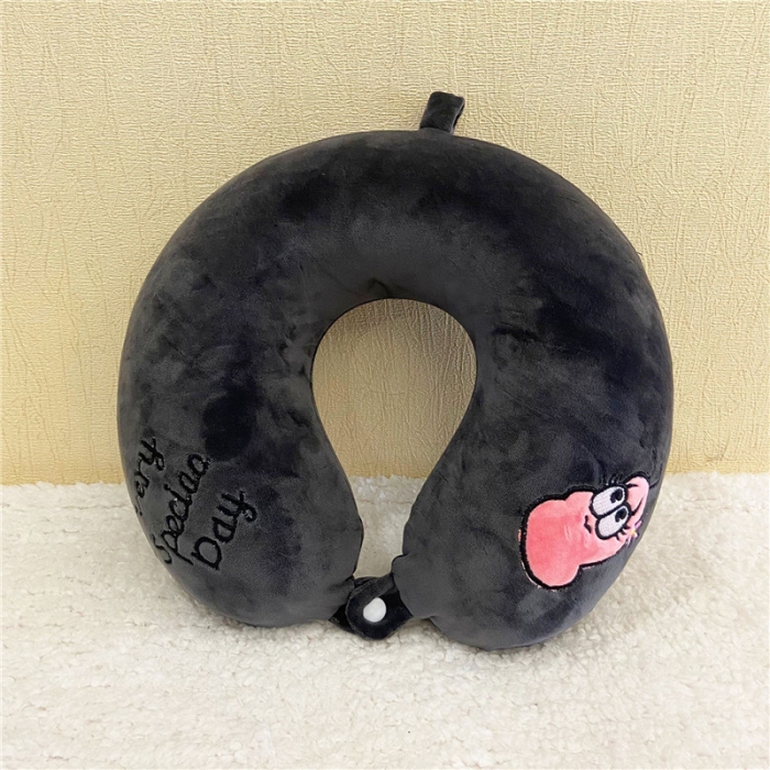 91家纺网 家纺一手货源 找家纺 卡奥 2025新款卡通U型枕护颈枕旅行颈椎枕 爆笑虫-黑