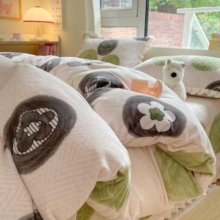 91家纺网 家纺一手货源 找家纺 （总）索飞特 2023新款牛奶绒夹棉绗缝床盖三件套四件套