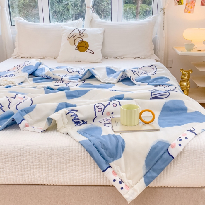 91家纺网 家纺一手货源 找家纺 艾兜坊2023新款水洗棉夏被爱心小熊