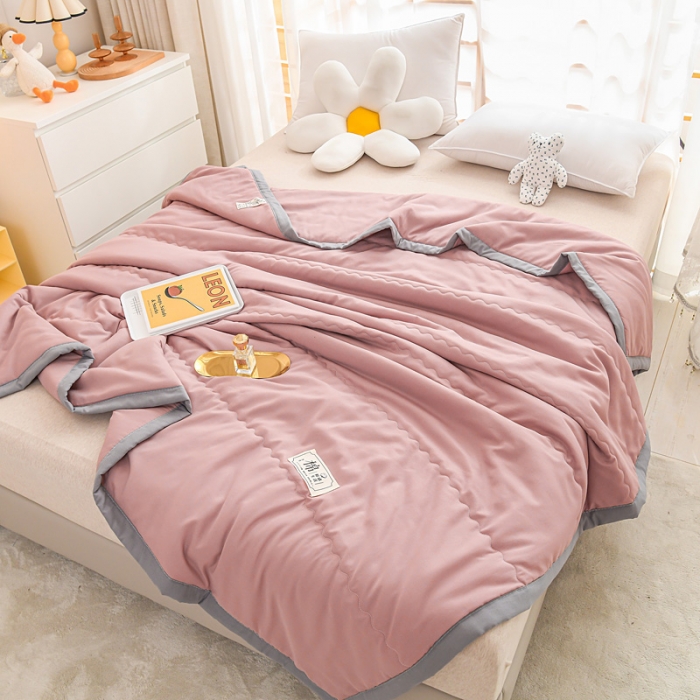 91家纺网 家纺一手货源 找家纺 艾兜坊2023新款水洗棉夏被豆沙