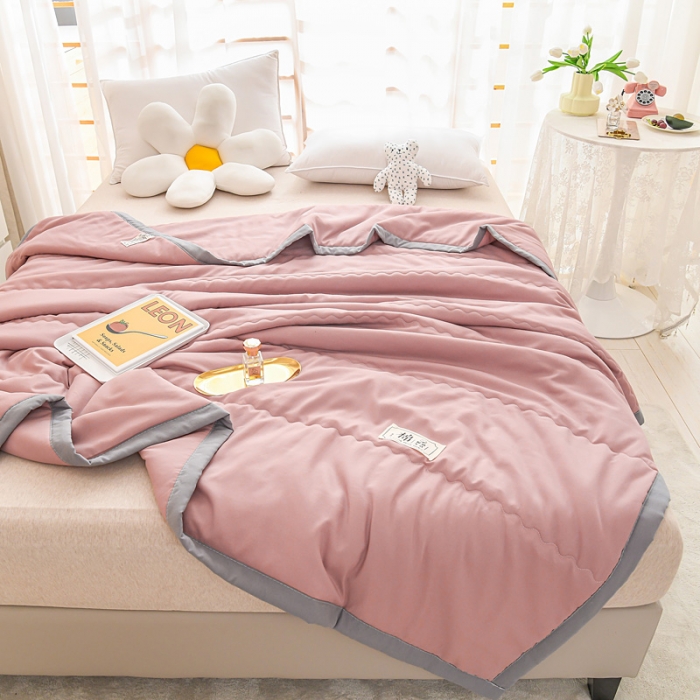 91家纺网 家纺一手货源 找家纺 艾兜坊2023新款水洗棉夏被豆沙