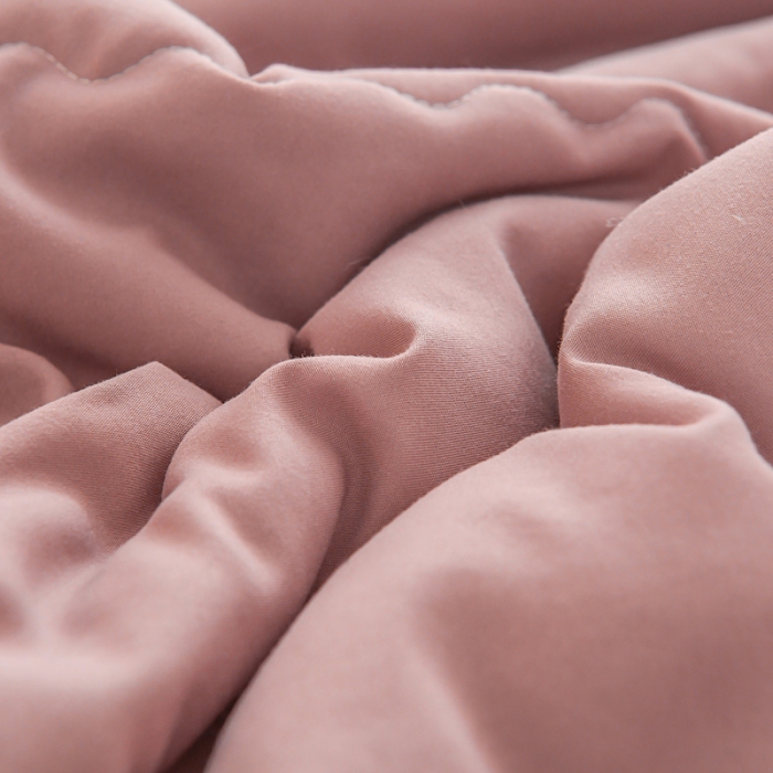 91家纺网 家纺一手货源 找家纺 艾兜坊2023新款水洗棉夏被豆沙