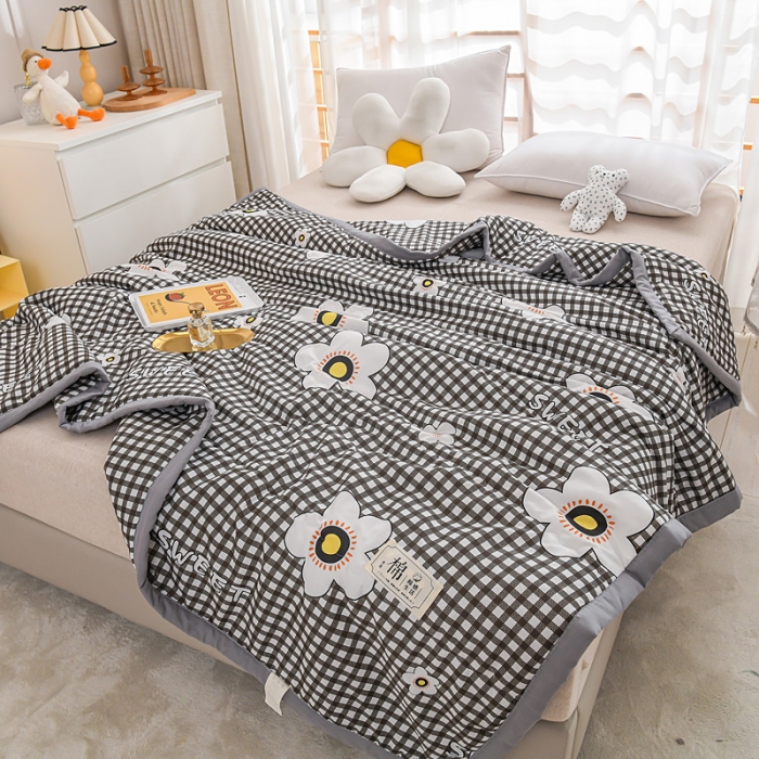 91家纺网 家纺一手货源 找家纺 艾兜坊2023新款水洗棉夏被格子花