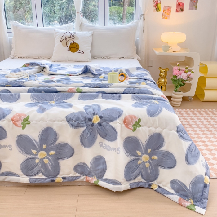 91家纺网 家纺一手货源 找家纺 艾兜坊2023新款水洗棉夏被兰莓之恋