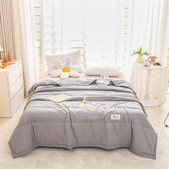 91家纺网 家纺一手货源 找家纺 艾兜坊2023新款水洗棉夏被浅灰