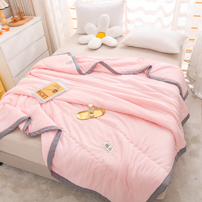 91家纺网 家纺一手货源 找家纺 艾兜坊2023新款水洗棉夏被玉色