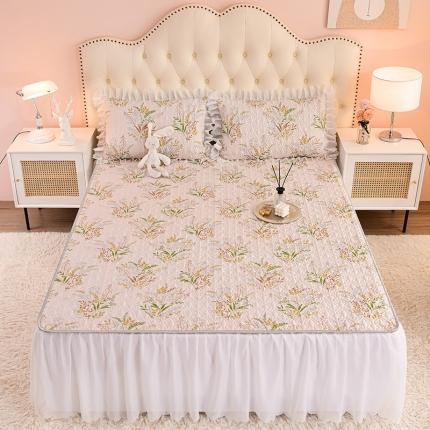 91家纺网 家纺一手货源 找家纺 艾兜坊 2023新款轻柔云感水洗磨毛夹棉床裙花觅田园