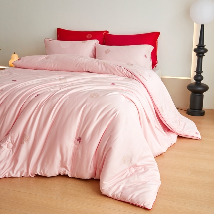 91家纺网 家纺一手货源 找家纺 新款 100支天丝棉大提花蚕丝大豆被婚庆结婚喜庆大红秋冬被芯婚庆被 百年好合粉色