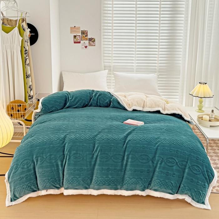 91家纺网 家纺一手货源 找家纺 法澳 2023新款220克牛奶绒雕花烂花多功能单被套 爱莎-宾利蓝