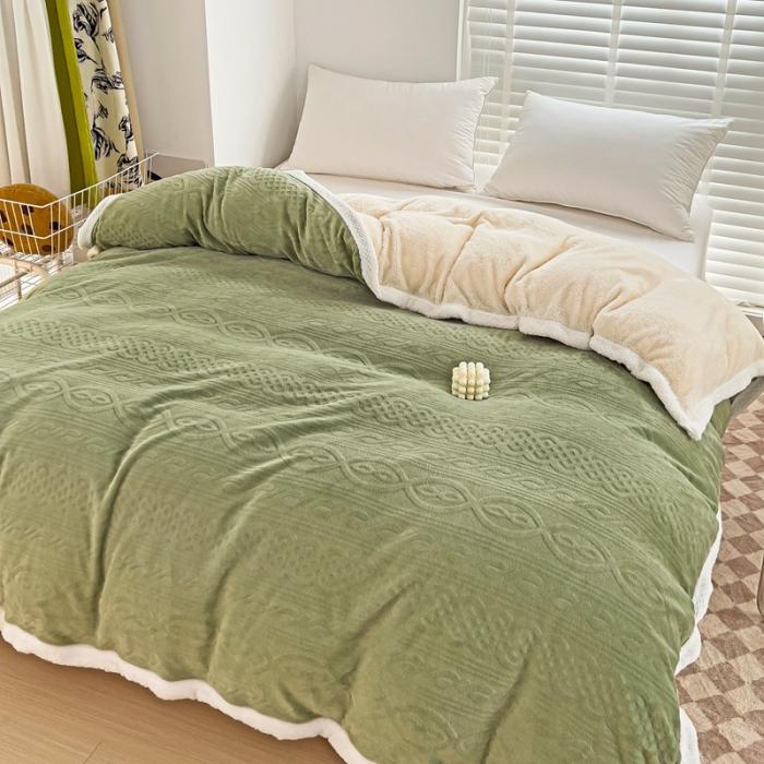 91家纺网 家纺一手货源 找家纺 法澳 2023新款220克牛奶绒雕花烂花多功能单被套 爱莎-牛油果绿