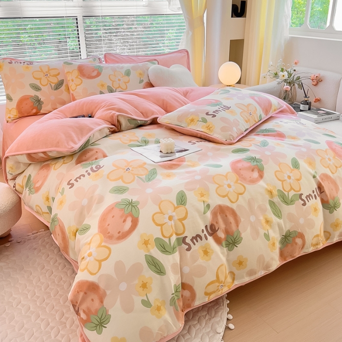 91家纺网 家纺一手货源 找家纺 琪琪阁 2023新款A棉B绒棉加绒牛奶绒四件套单被套 笑脸草莓