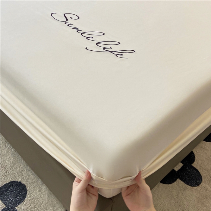 91家纺网 家纺一手货源 找家纺 古吉梦 2023新款A类抗菌防瞒磨毛刺绣S床笠系列 磨毛S床笠-奶昔白