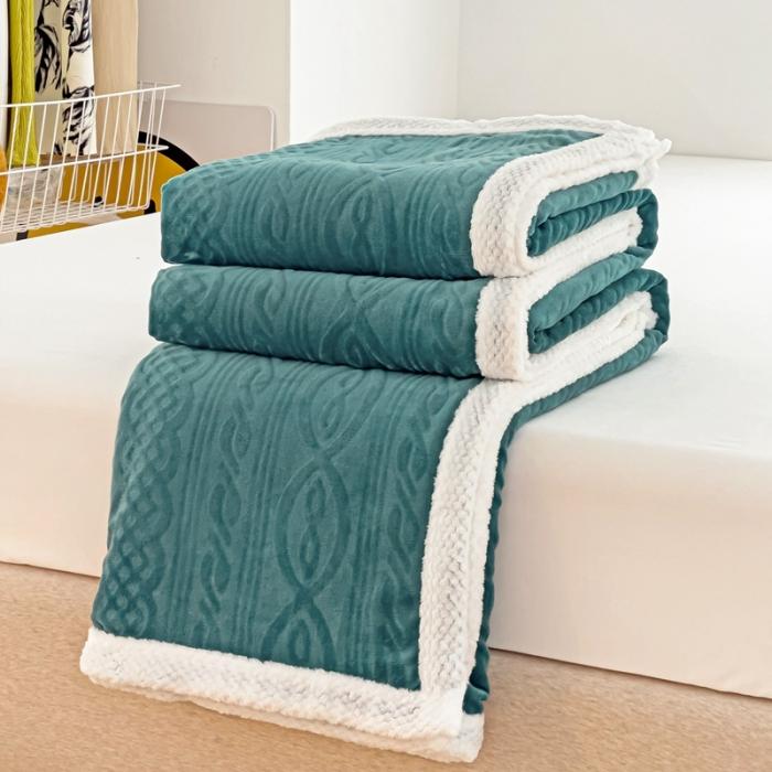 91家纺网 家纺一手货源 找家纺 法澳 2023新款220克牛奶绒雕花烂花毛毯休闲毯 爱莎-宾利蓝