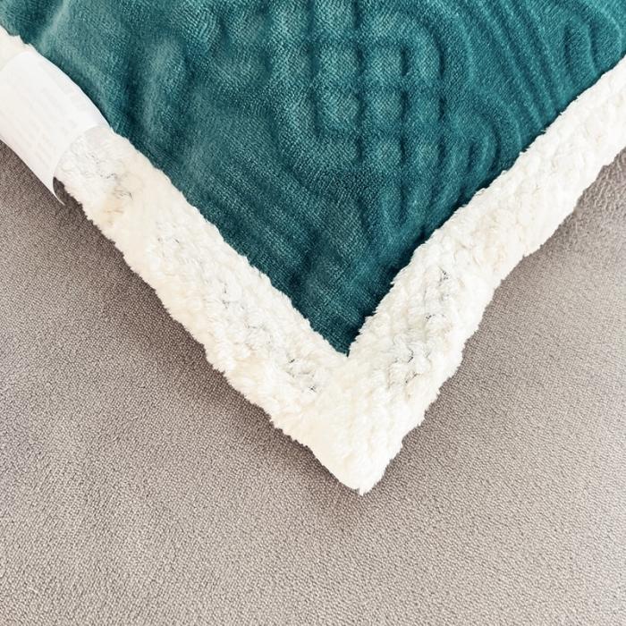 91家纺网 家纺一手货源 找家纺 法澳 2023新款220克牛奶绒雕花烂花毛毯休闲毯 爱莎-宾利蓝