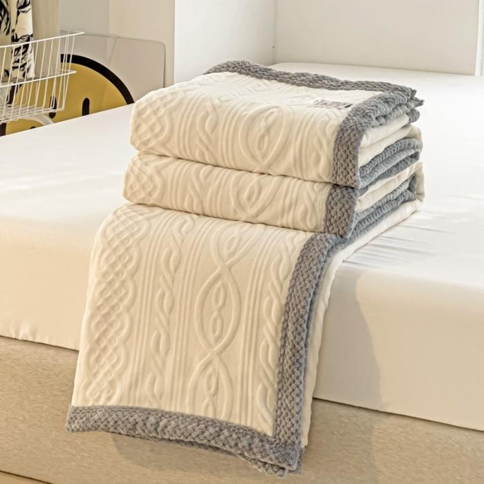 91家纺网 家纺一手货源 找家纺 法澳 2023新款220克牛奶绒雕花烂花毛毯休闲毯 爱莎-米白