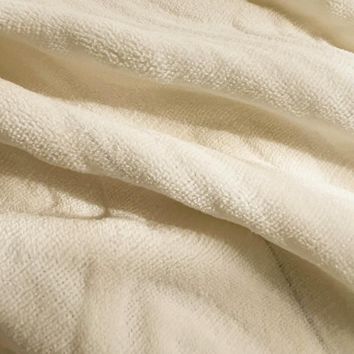 91家纺网 家纺一手货源 找家纺 法澳 2023新款220克牛奶绒雕花烂花毛毯休闲毯 爱莎-米白