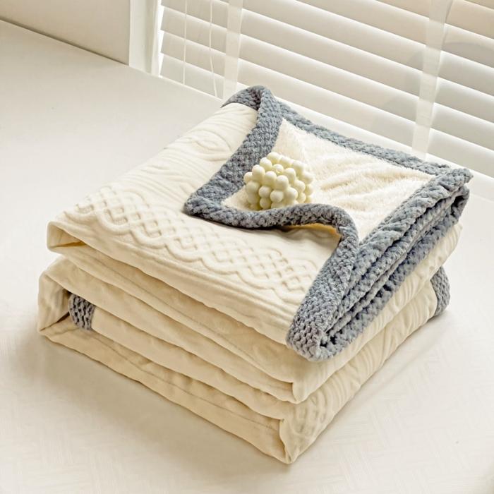 91家纺网 家纺一手货源 找家纺 法澳 2023新款220克牛奶绒雕花烂花毛毯休闲毯 爱莎-米白