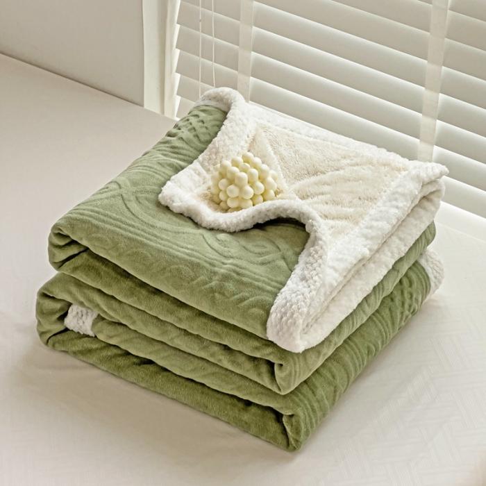 91家纺网 家纺一手货源 找家纺 法澳 2023新款220克牛奶绒雕花烂花毛毯休闲毯 爱莎-牛油果绿