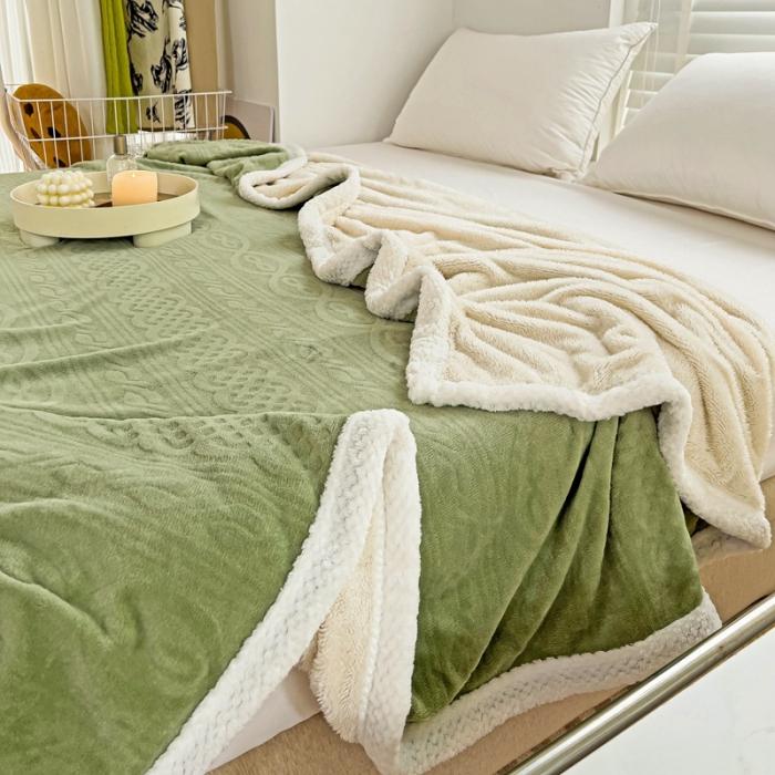 91家纺网 家纺一手货源 找家纺 法澳 2023新款220克牛奶绒雕花烂花毛毯休闲毯 爱莎-牛油果绿