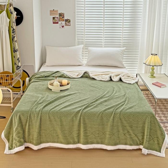 91家纺网 家纺一手货源 找家纺 法澳 2023新款220克牛奶绒雕花烂花毛毯休闲毯 爱莎-牛油果绿