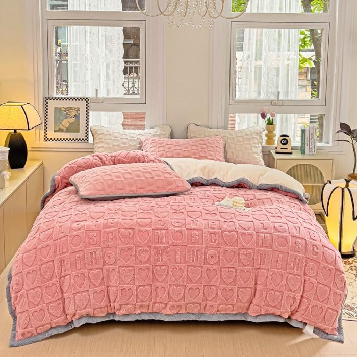 91家纺网 家纺一手货源 找家纺 法澳 2023新款230克塔芙绒被套+牛奶绒夹棉床笠款四件套 藕粉