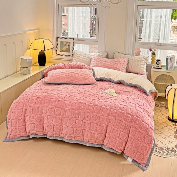 91家纺网 家纺一手货源 找家纺 法澳 2023新款230克塔芙绒被套+牛奶绒夹棉床笠款四件套 藕粉