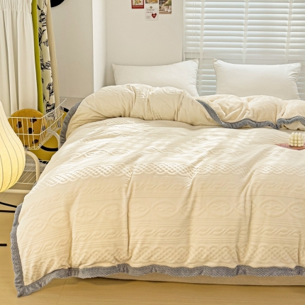 91家纺网 家纺一手货源 找家纺 法澳 2023新款220克牛奶绒雕花烂花多功能单被套 爱莎-米白