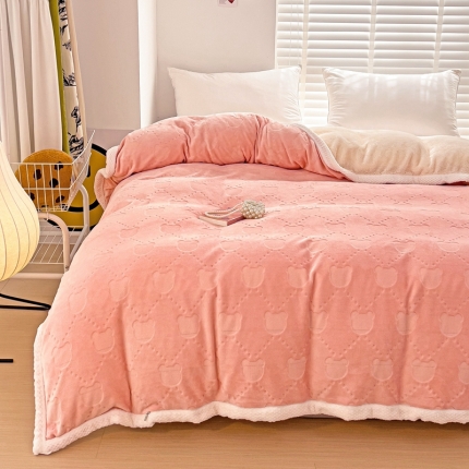91家纺网 家纺一手货源 找家纺 法澳 2023新款220克牛奶绒雕花烂花多功能单被套 甘比熊-浅粉玉