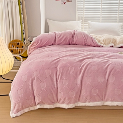 91家纺网 家纺一手货源 找家纺 法澳 2023新款220克牛奶绒雕花烂花多功能单被套 甘比熊-浅紫
